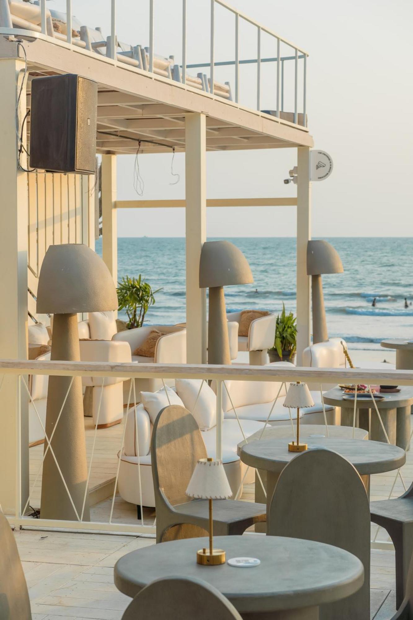 Living Room Beach Resort Morjim Eksteriør billede